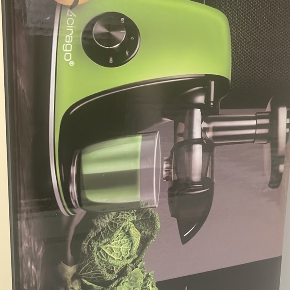 Like new Cirago Slow Juicer! Used once only - Picture 2 of 2